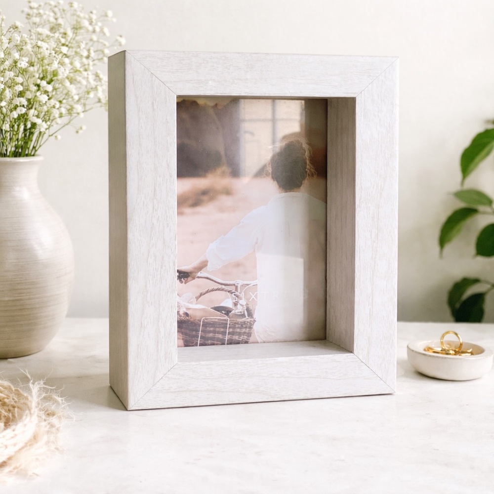 4x6 Photo Frame — Color: White wood — Sixtrees — NWT